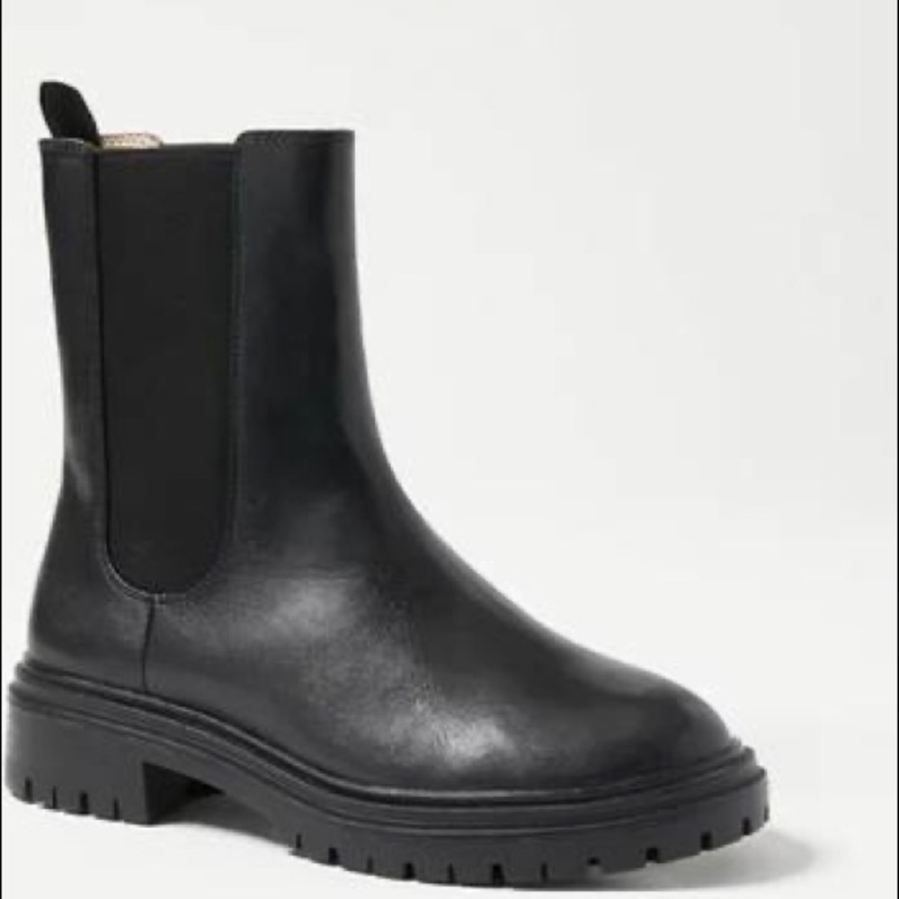 Ann Taylor Leather Lug Sole Chelsea Booties 7.5